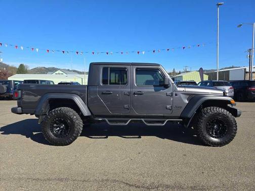 2020 Jeep Gladiator Sport