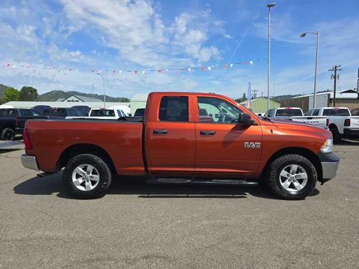 Copperhead Pearl 2013 RAM 1500 Tradesman/Express