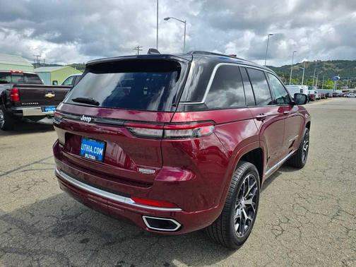 2025 Jeep Grand Cherokee Summit
