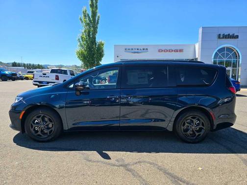 2025 Chrysler Pacifica Hybrid Select