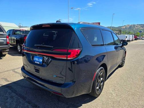 2025 Chrysler Pacifica Hybrid Select