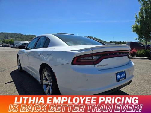 2015 Dodge Charger SE