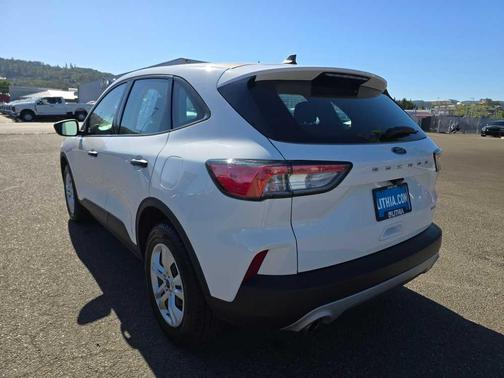 Oxford White 2022 Ford Escape S