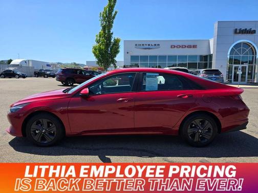 2022 Hyundai ELANTRA SEL