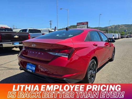 2022 Hyundai ELANTRA SEL
