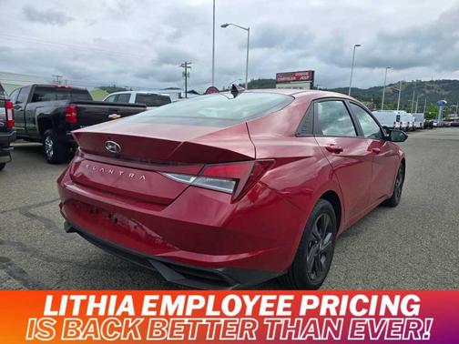 2022 Hyundai ELANTRA SEL