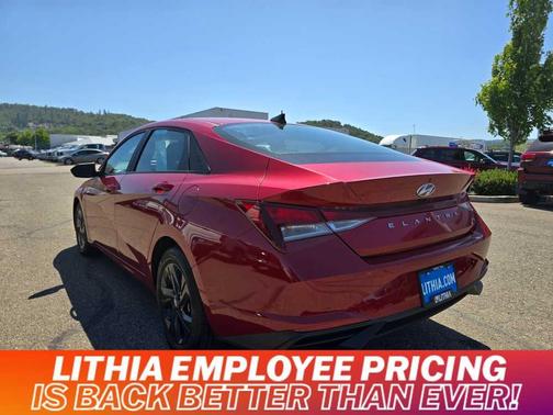 2022 Hyundai ELANTRA SEL