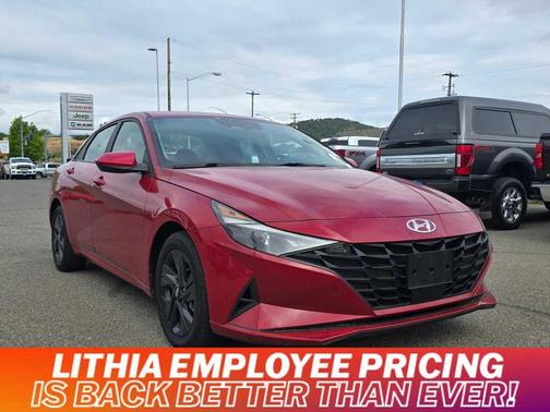 2022 Hyundai ELANTRA SEL