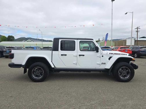 Bright White Clearcoat 2023 Jeep Gladiator Rubicon