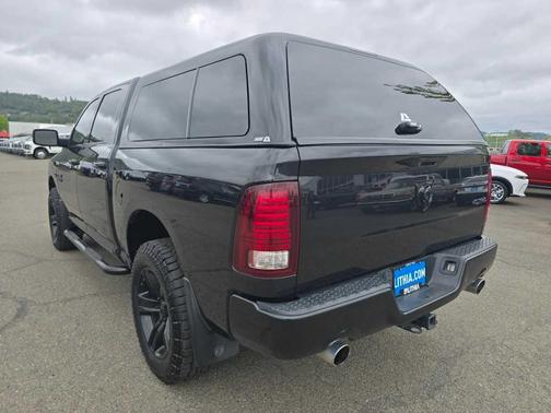 Brilliant Black Crystal Pearl 2015 RAM 1500 Sport