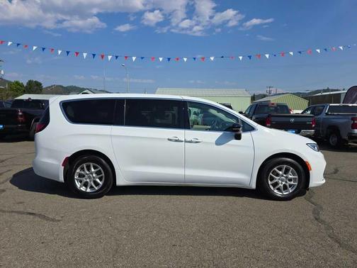 2024 Chrysler Pacifica Touring-L