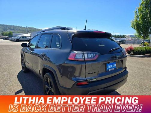 2023 Jeep Cherokee Altitude Lux