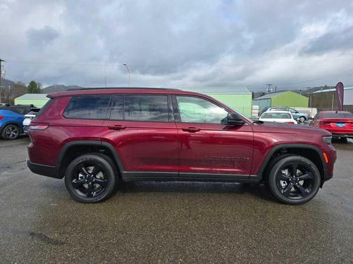 2025 Jeep Grand Cherokee L Laredo