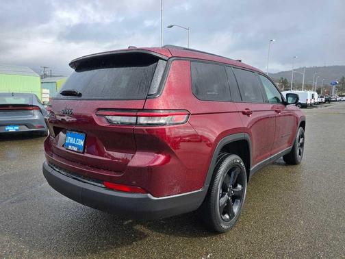 2025 Jeep Grand Cherokee L Laredo