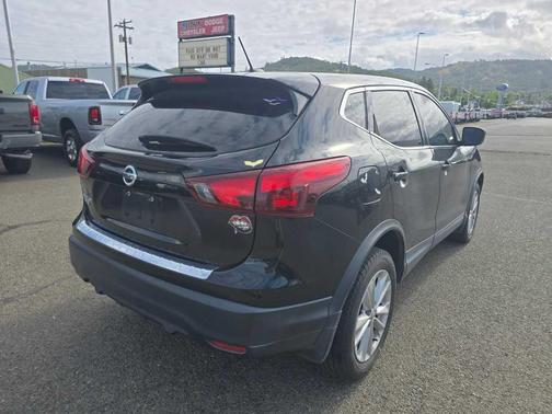 Magnetic Black 2018 Nissan Rogue Sport S