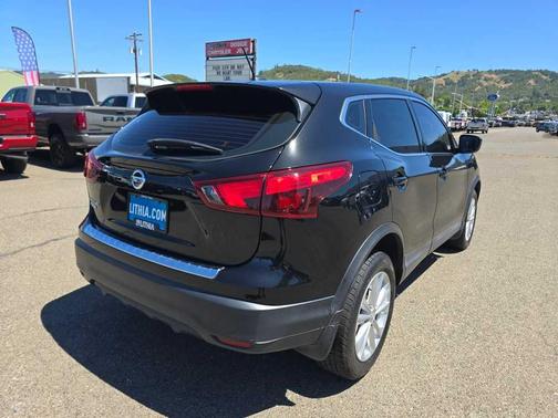 Magnetic Black 2018 Nissan Rogue Sport S