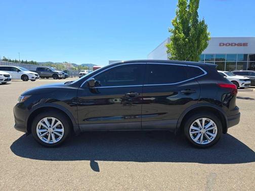 Magnetic Black 2018 Nissan Rogue Sport S