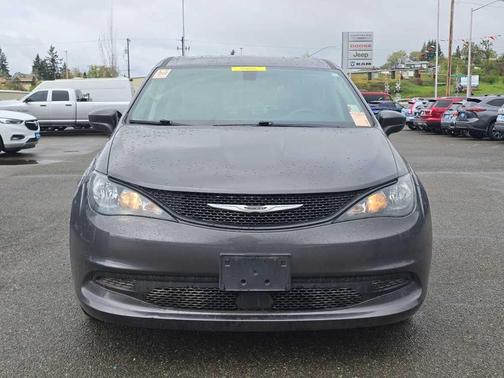 Granite Crystal Clearcoat Metallic 2022 Chrysler Voyager LX