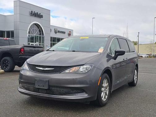 Granite Crystal Clearcoat Metallic 2022 Chrysler Voyager LX