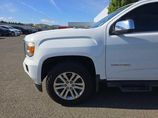 Summit White 2018 GMC Canyon SLT
