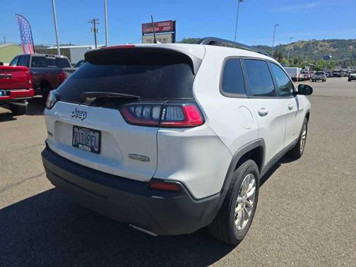 Bright White Clearcoat 2022 Jeep Cherokee Latitude Lux