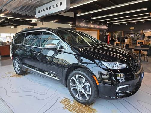 2026 Chrysler Pacifica Pinnacle