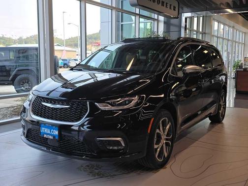 2026 Chrysler Pacifica Pinnacle