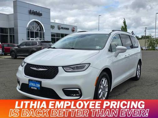 2022 Chrysler Pacifica Touring-L
