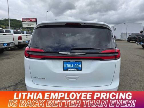 2022 Chrysler Pacifica Touring-L