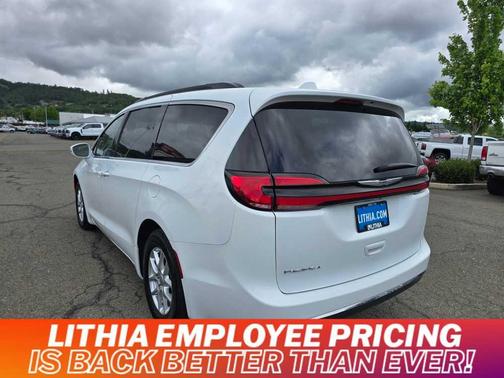 2022 Chrysler Pacifica Touring-L