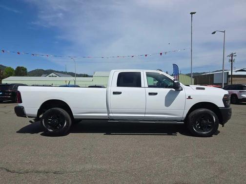 Bright White Clearcoat 2026 RAM 3500 Tradesman