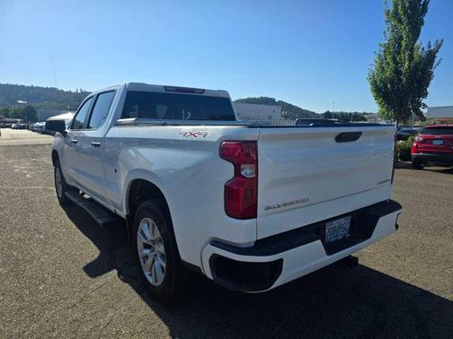 2022 Chevrolet Silverado 1500 Custom