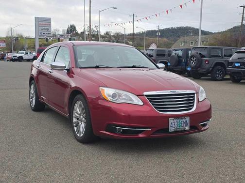 2013 Chrysler 200 Limited
