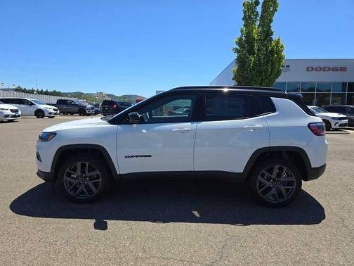 Bright White Clearcoat 2026 Jeep Compass Limited Altitude