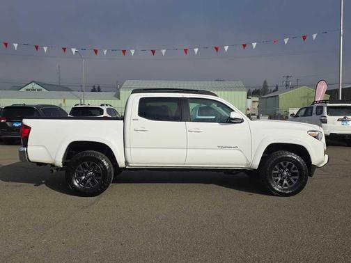 2022 Toyota Tacoma SR5