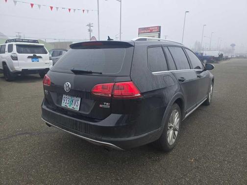 2017 Volkswagen Golf Alltrack TSI SE