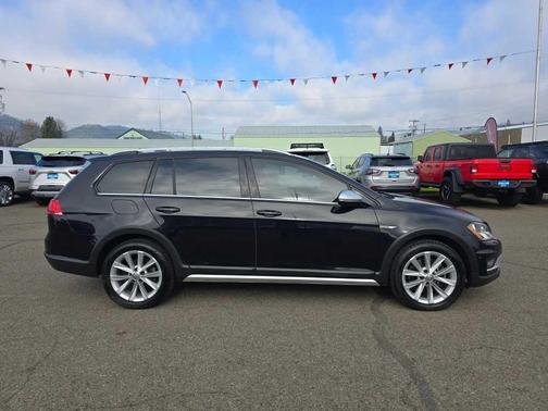 2017 Volkswagen Golf Alltrack TSI SE