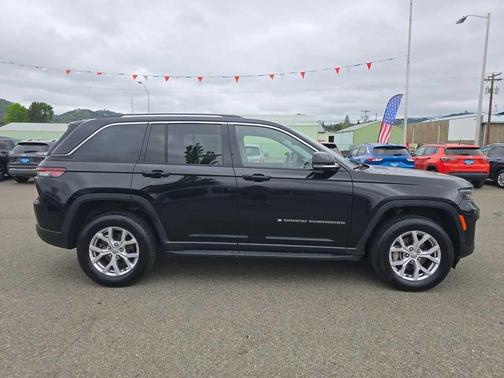 Diamond Black 2022 Jeep Grand Cherokee Limited
