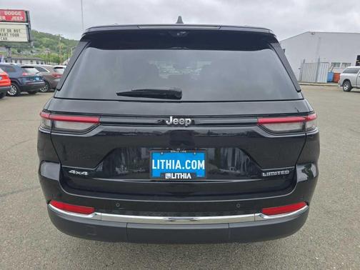 Diamond Black 2022 Jeep Grand Cherokee Limited