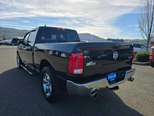 Black Forest Green Pearlcoat 2017 RAM 1500 Big Horn