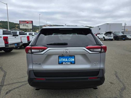 2022 Toyota RAV4 XLE