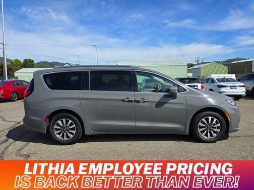 2021 Chrysler Pacifica Hybrid Touring L