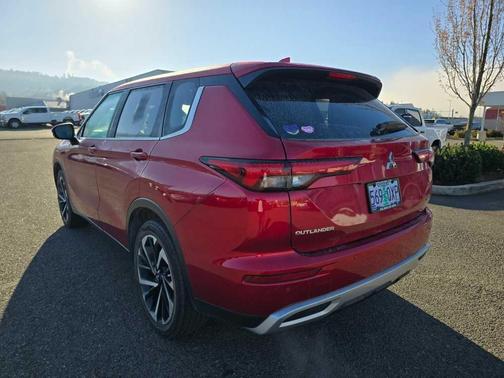 2024 Mitsubishi Outlander SE