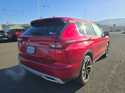 2024 Mitsubishi Outlander SE