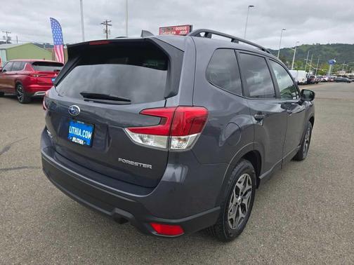 Magnetite Gray Metallic 2022 Subaru Forester Premium