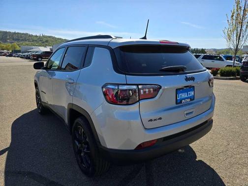 2025 Jeep Compass Latitude