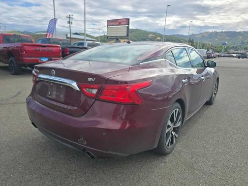 Red 2018 Nissan Maxima 3.5 SV