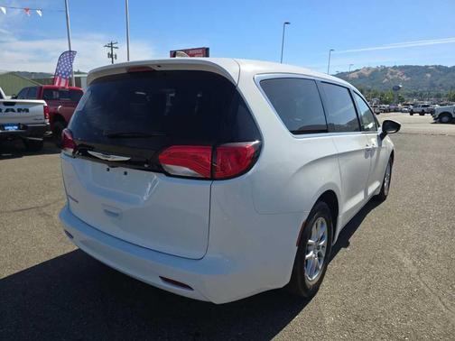 Bright White Clearcoat 2023 Chrysler Voyager LX