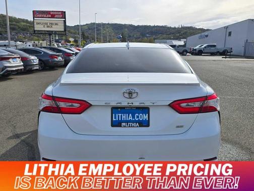 2020 Toyota Camry SE