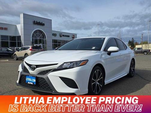 2020 Toyota Camry SE